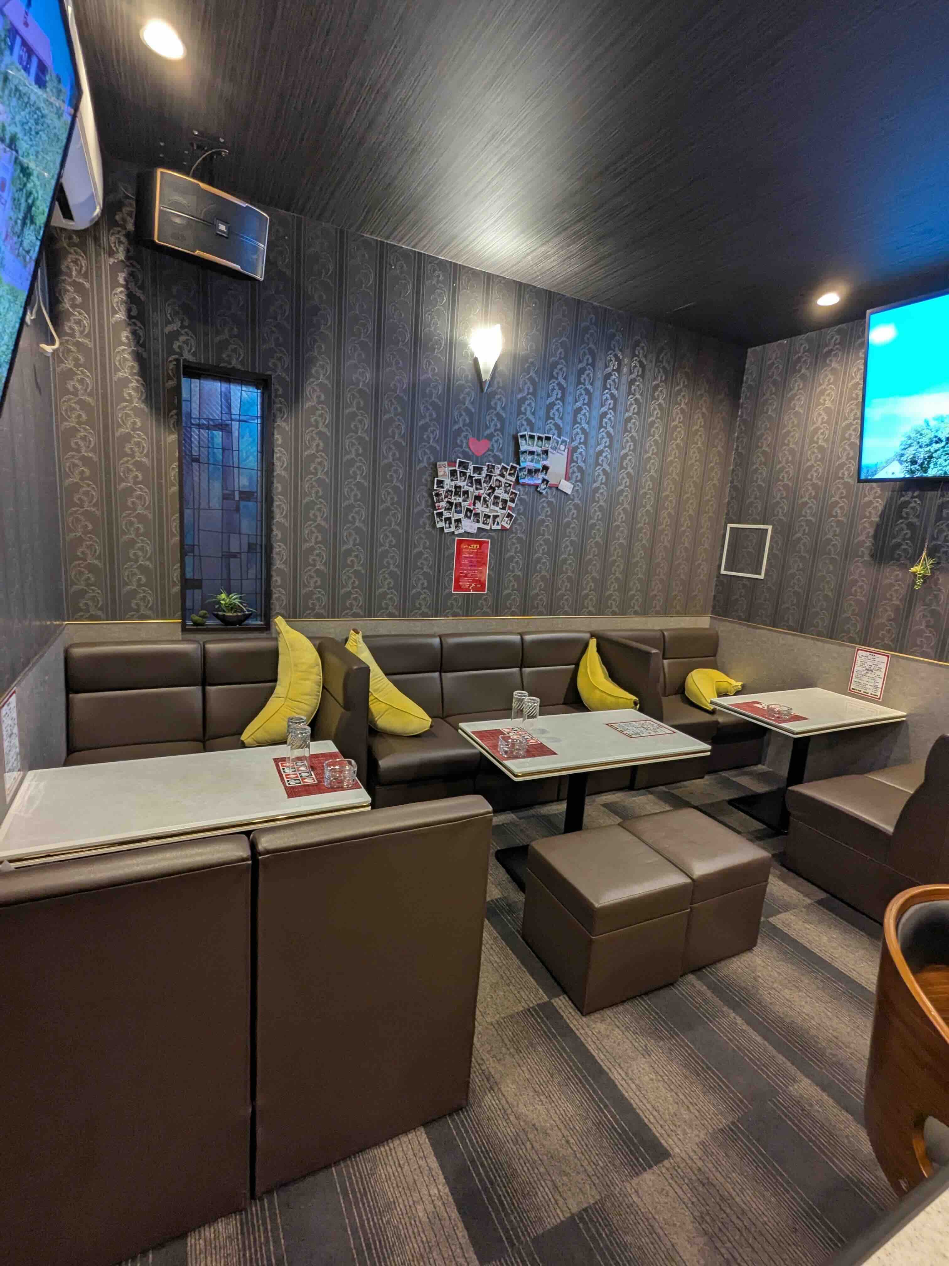 スナックまな家〜Home〜の店内写真 4